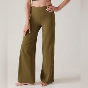 NWT Athleta Elation Wide Leg Pant Petite 798650 Acacia Olive Green Soft new LP